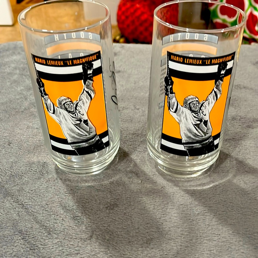 Mario Lemieux glasses. Nice collector item